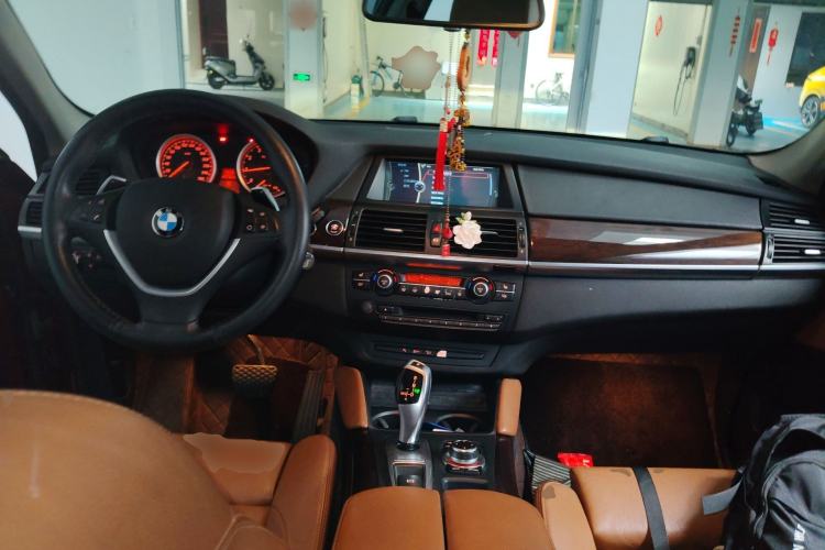 Used BMW X6 2013 xDrive35i Center Console