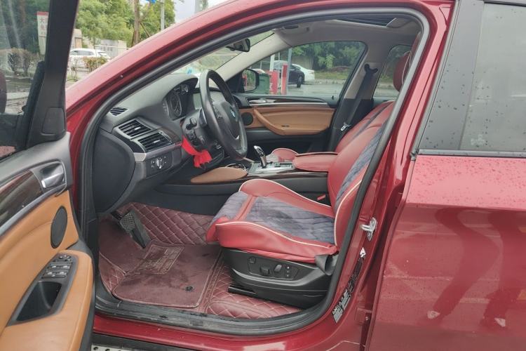 Used BMW X6  Driver Seat