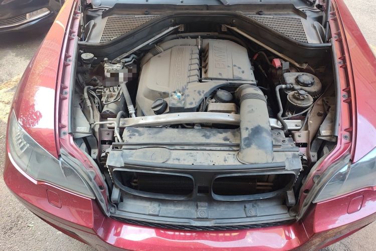 Used BMW X6 2013 xDrive35i Engine Bay