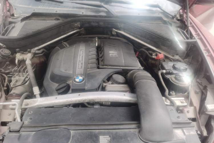 Used BMW X6 2013 xDrive35i Engine Bay