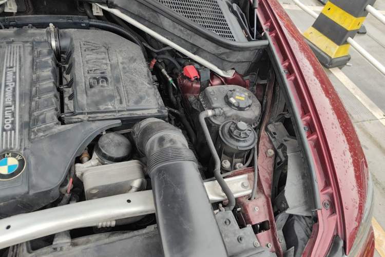 Used BMW X6  Engine Bay Left