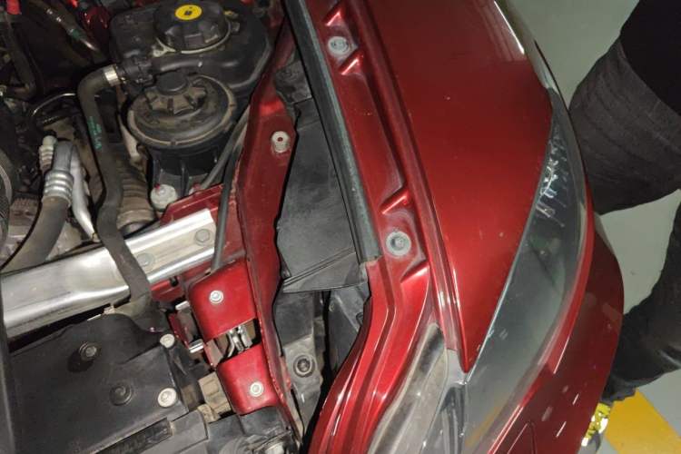 Used BMW X6  Engine Bay Left