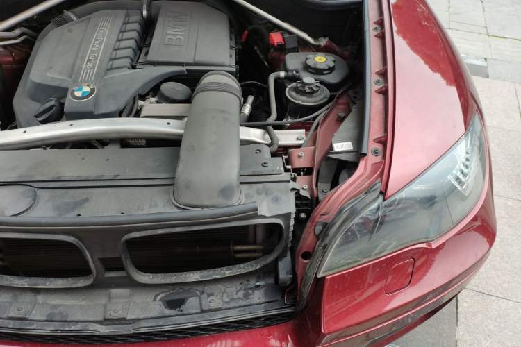 Used BMW X6 2013 xDrive35i Engine Bay Left