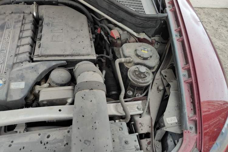 Used BMW X6 2013 xDrive35i Engine Bay Left