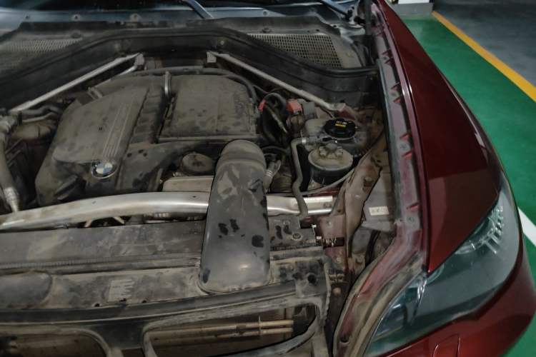 Used BMW X6 2013 xDrive35i Engine Bay Left