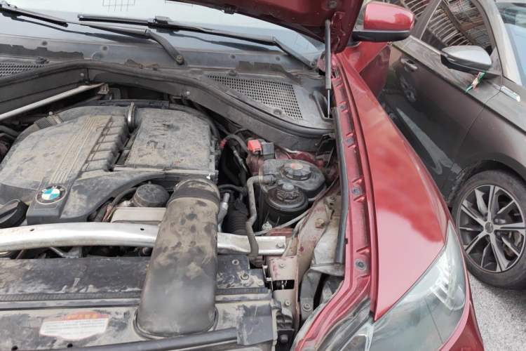 Used BMW X6 2013 xDrive35i Engine Bay Left
