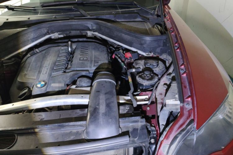 Used BMW X6 2013 xDrive35i Engine Bay Left