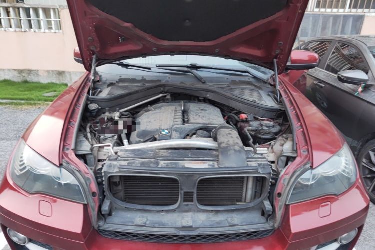 Used BMW X6 2013 xDrive35i Engine Bay