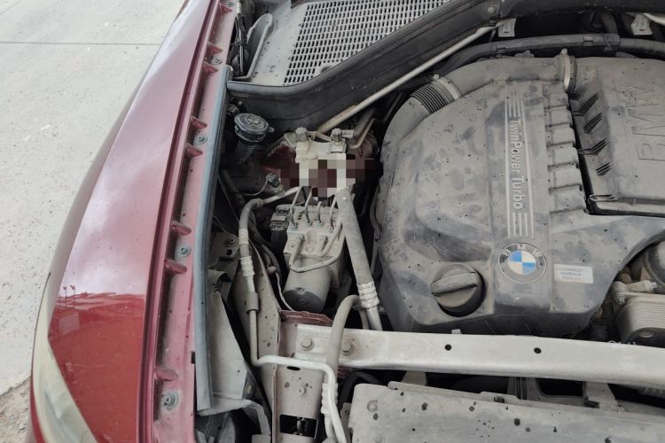 Used BMW X6 2013 xDrive35i Engine Bay Right