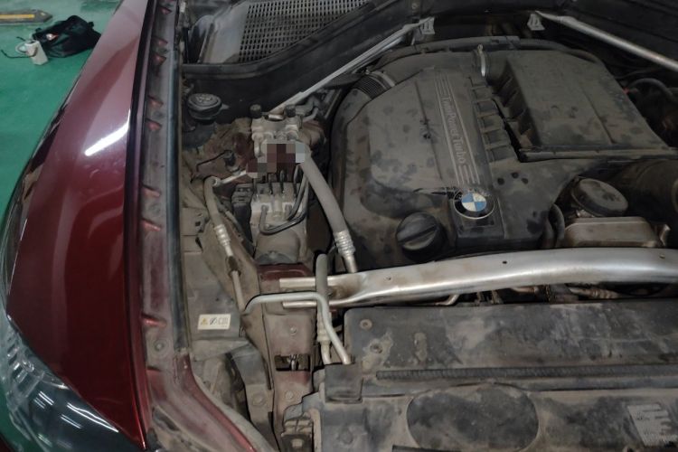 Used BMW X6 2013 xDrive35i Engine Bay Right