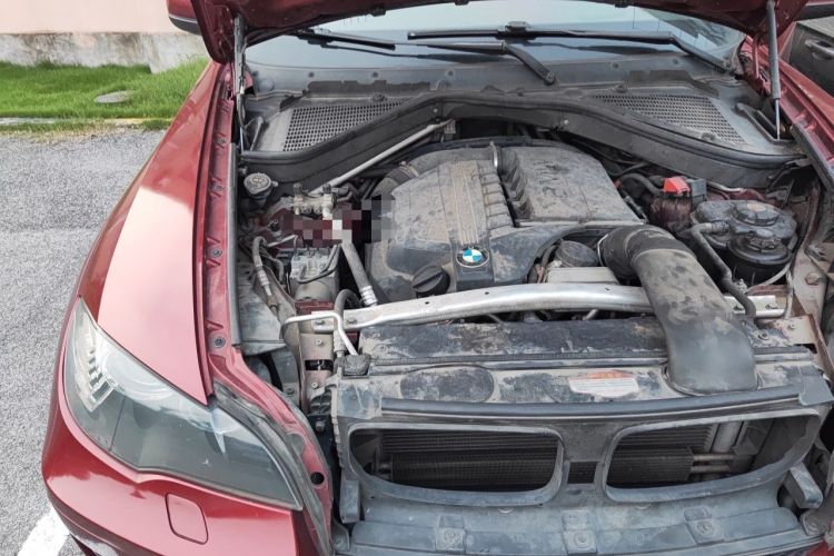 Used BMW X6 2013 xDrive35i Engine Bay Right