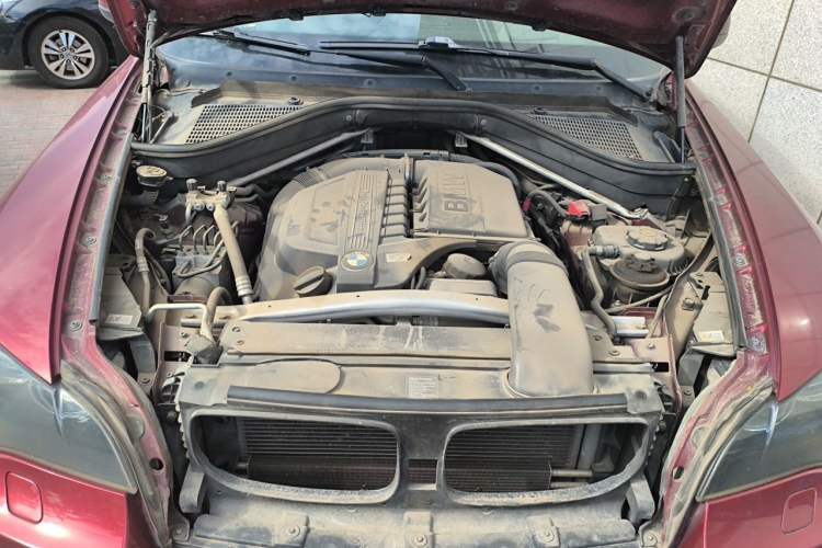 Used BMW X6 2013 xDrive35i Engine Bay
