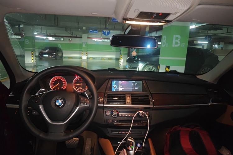 Used BMW X6  Headliner