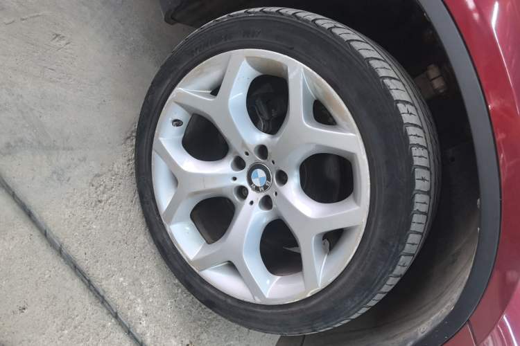 Used BMW X6 2013 xDrive35i Left Front Wheel Hub