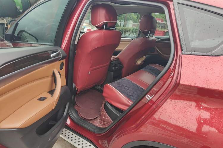 Used BMW X6  Left Rear Seat