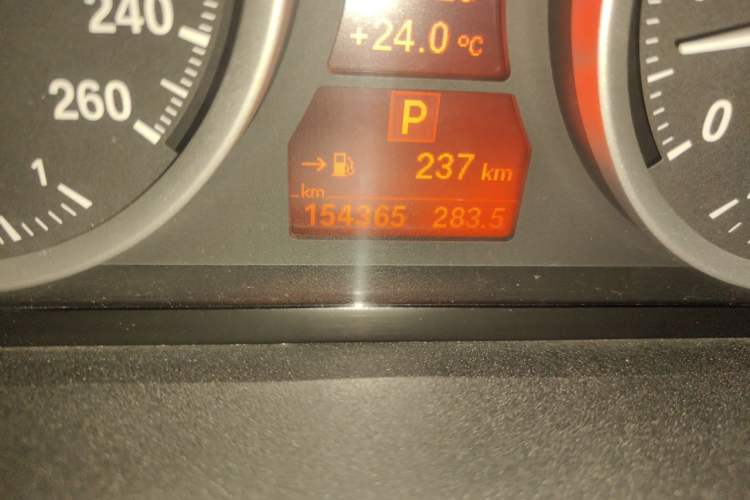 Used BMW X6 2013 xDrive35i Odometer Close Up