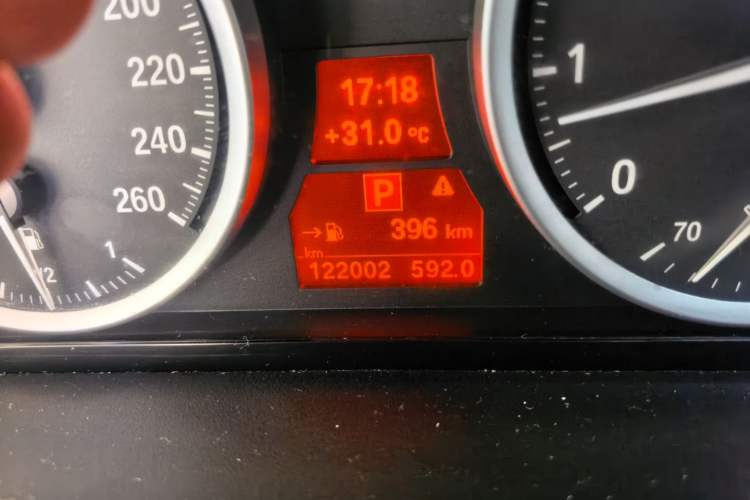 Used BMW X6 2013 xDrive35i Odometer Close Up