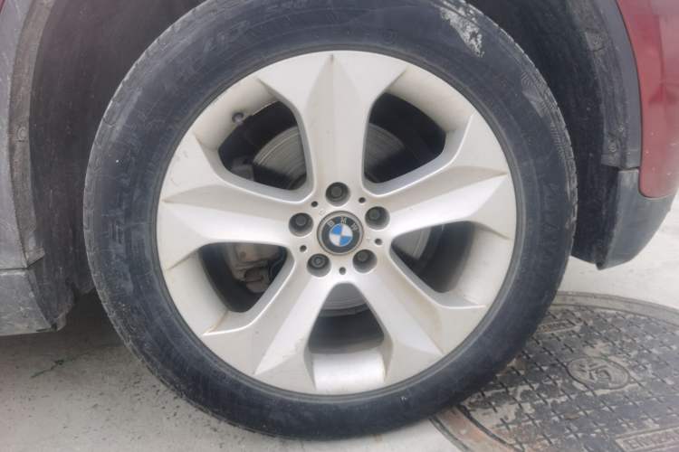 Used BMW X6 2013 xDrive35i Right Front Wheel Hub