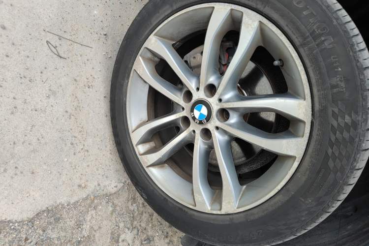 Used BMW X6 2013 xDrive35i Right Front Wheel Hub