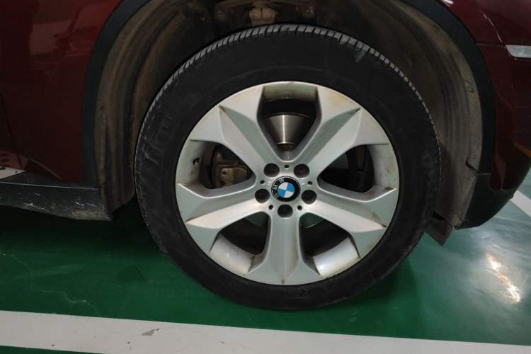 Used BMW X6 2013 xDrive35i Right Front Wheel Hub