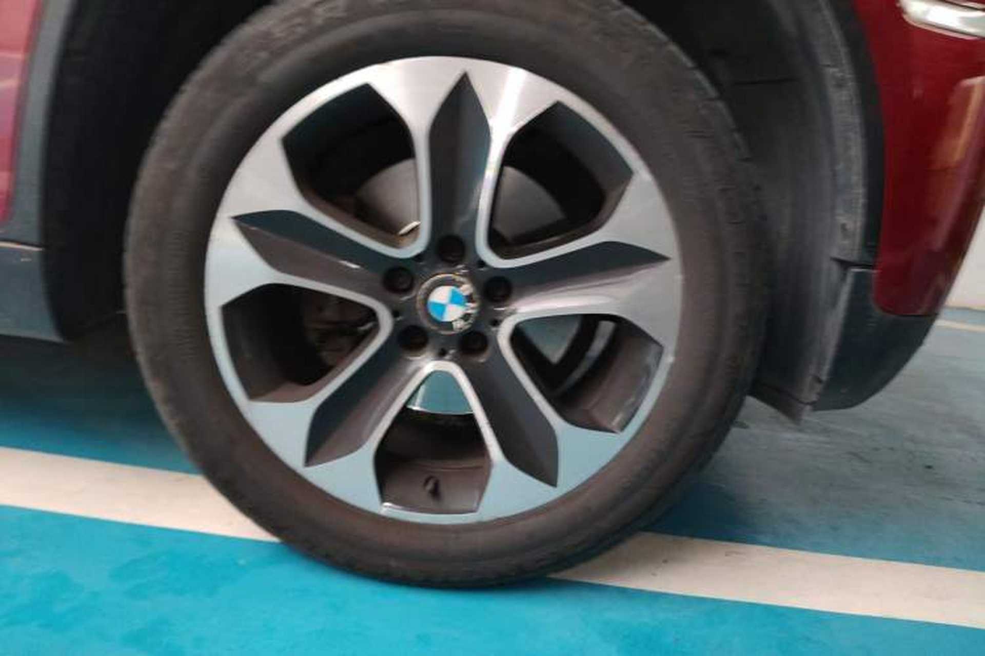 Used BMW X6 2013 xDrive35i Right Front Wheel Hub