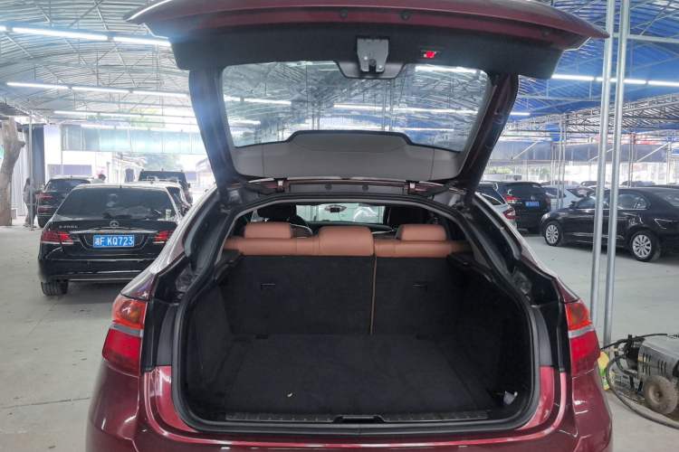 Used BMW X6 2013 xDrive35i Trunk