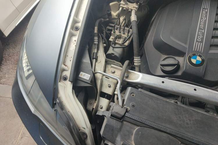 Used BMW X6 2013 xDrive35i Engine Bay Right