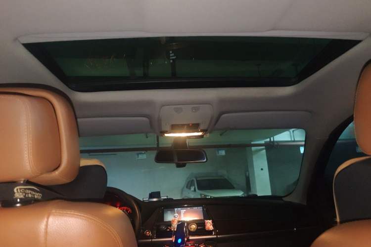 Used BMW X6 2013 xDrive35i Headliner