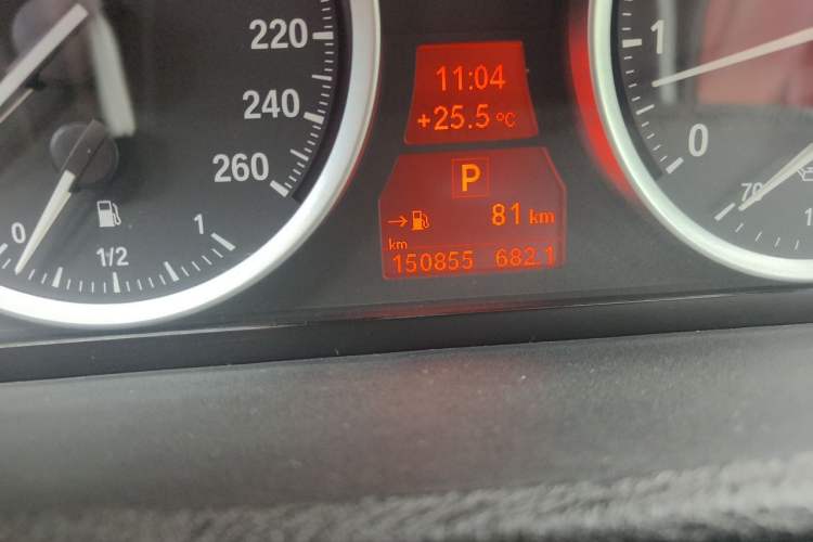 Used BMW X6 2013 xDrive35i Odometer Close Up