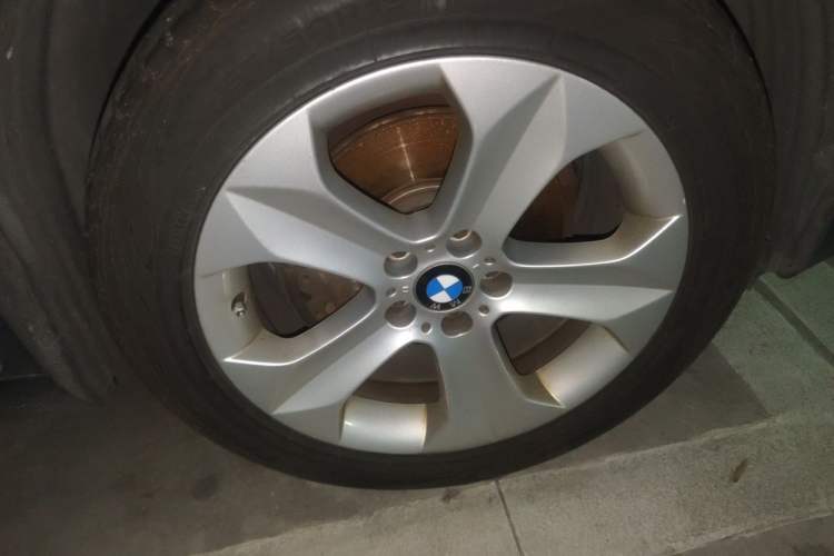 Used BMW X6 2013 xDrive35i Right Front Wheel Hub