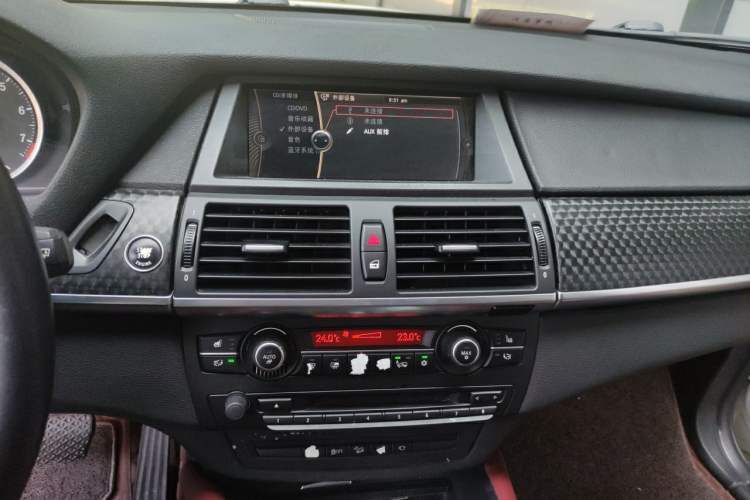 Used BMW X6 2013 xDrive35i Audio And AC Panel