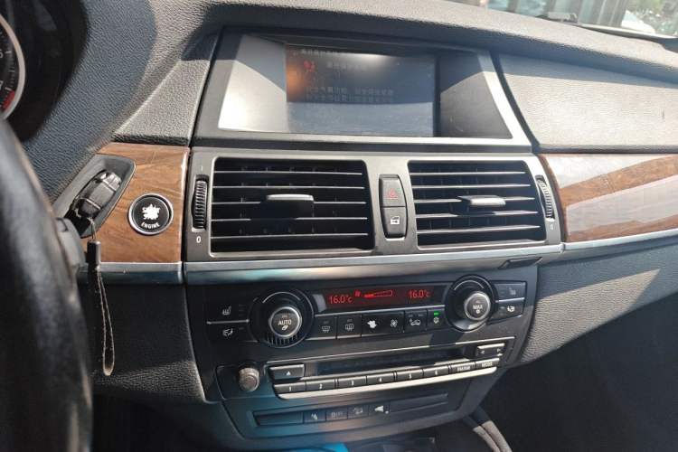 Used BMW X6  Audio And AC Panel