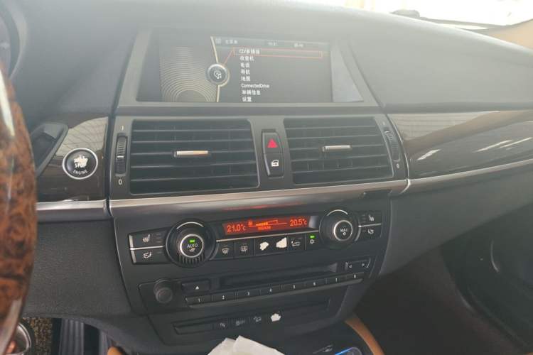 Used BMW X6 2013 xDrive35i Audio And AC Panel