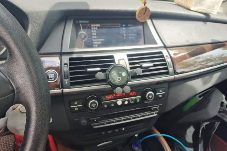 Used BMW X6 2013 xDrive35i Audio And AC Panel