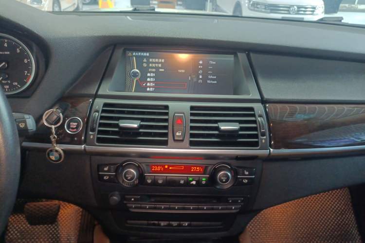 Used BMW X6 2013 xDrive35i Audio And AC Panel