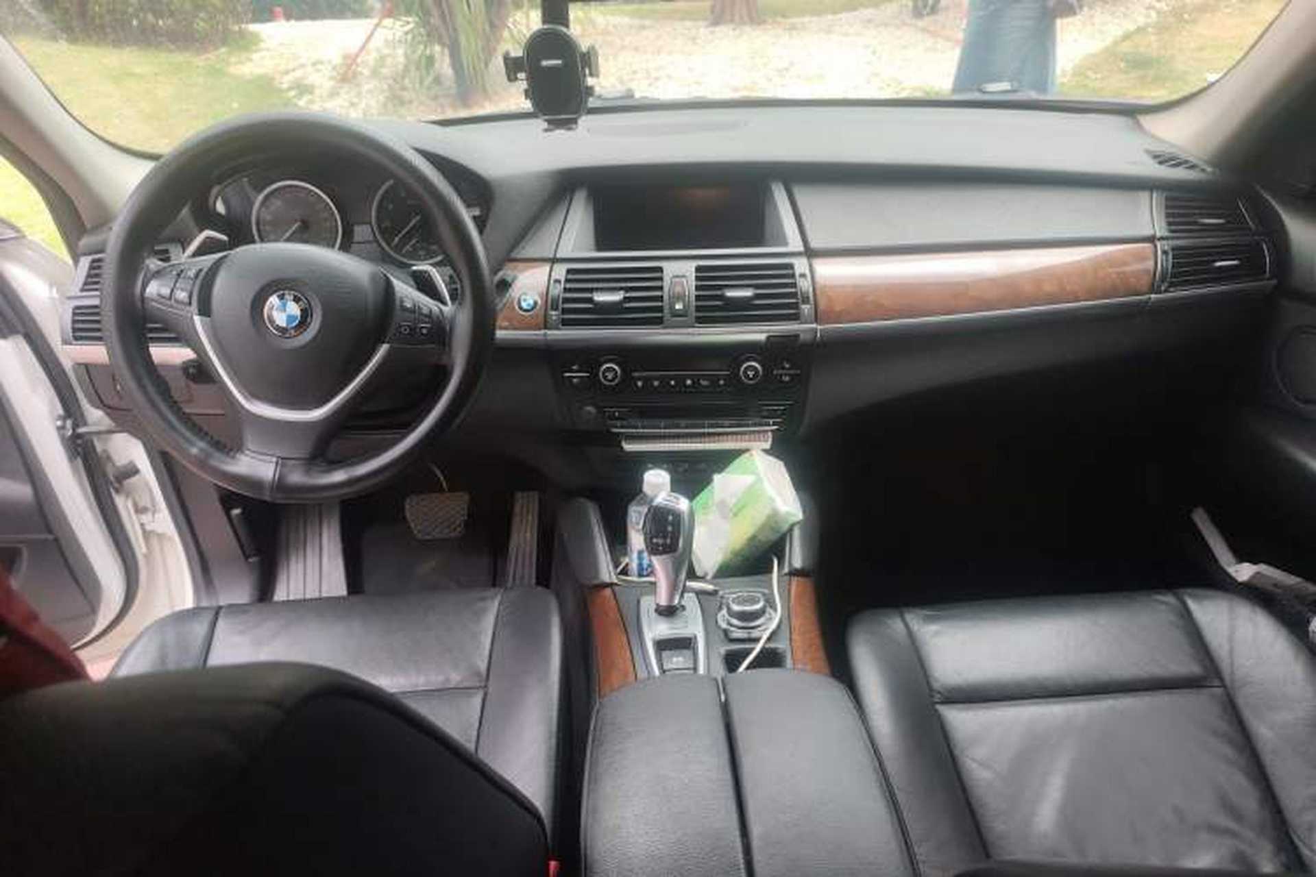 Used BMW X6 2013 xDrive35i Center Console