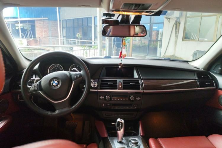 Used BMW X6  Center Console