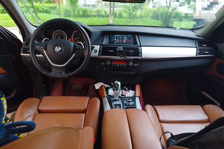 Used BMW X6  Center Console