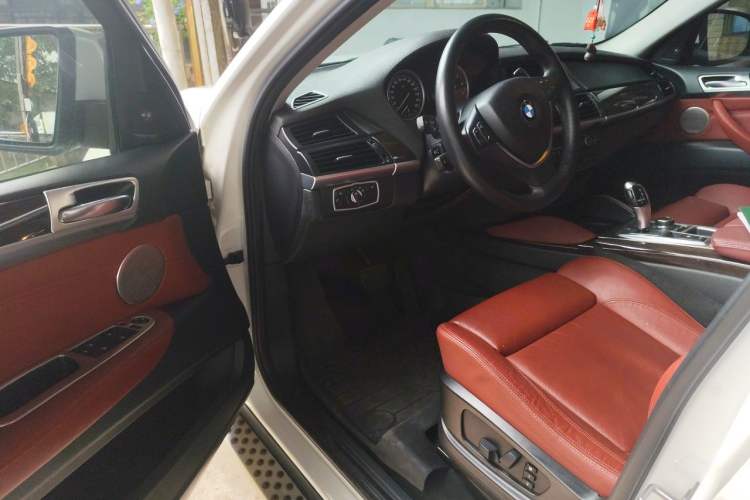 Used BMW X6  Driver Seat