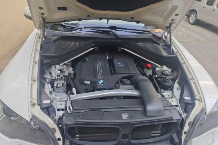 Used BMW X6 2013 xDrive35i Engine Bay
