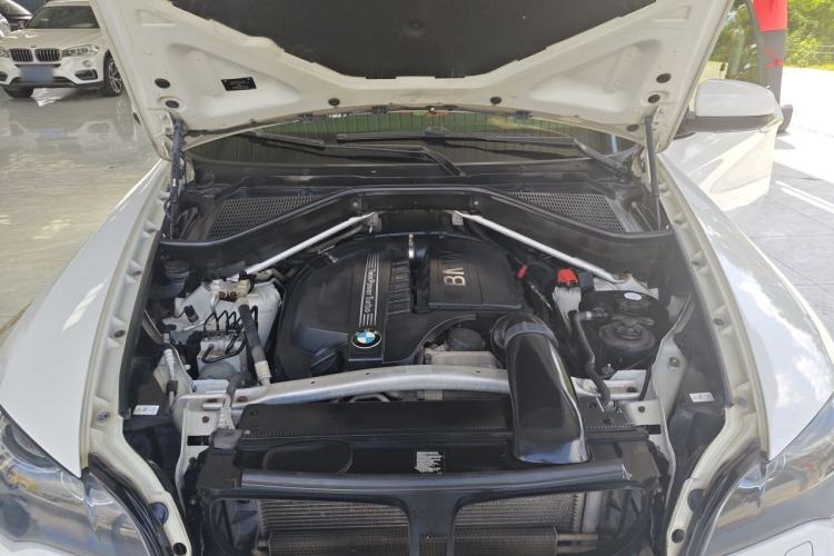 Used BMW X6 2013 xDrive35i Engine Bay