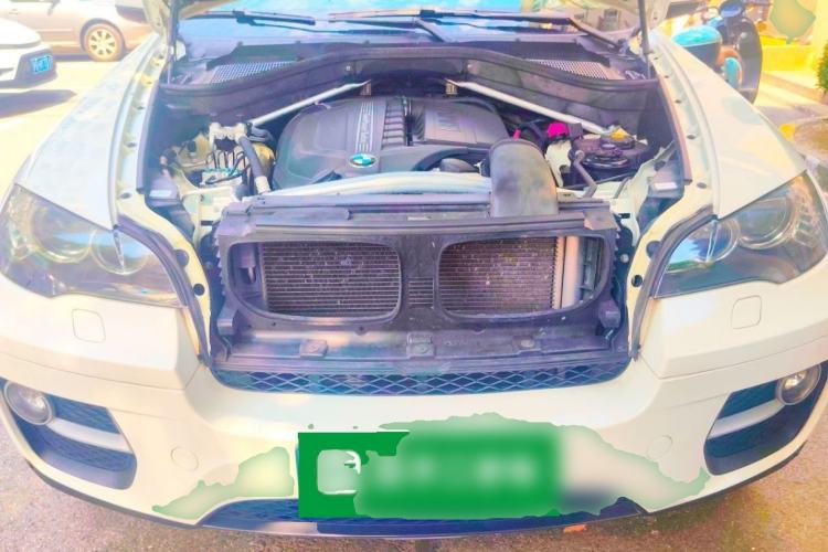 Used BMW X6 2013 xDrive35i Engine Bay