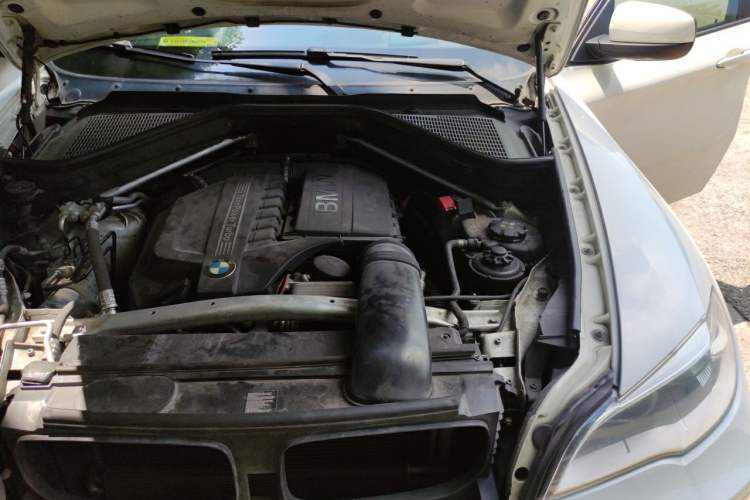 Used BMW X6 2013 xDrive35i Engine Bay Left