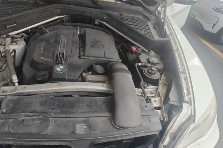 Used BMW X6  Engine Bay Left