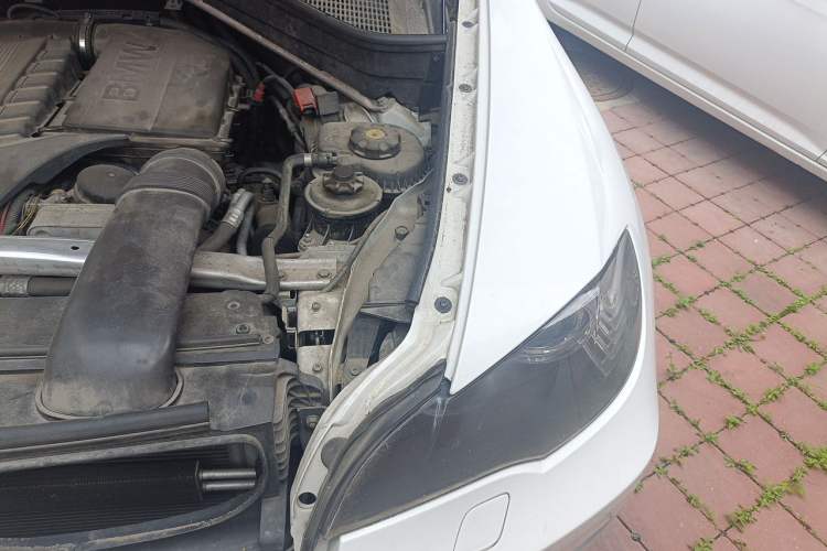 Used BMW X6 2013 xDrive35i Engine Bay Left