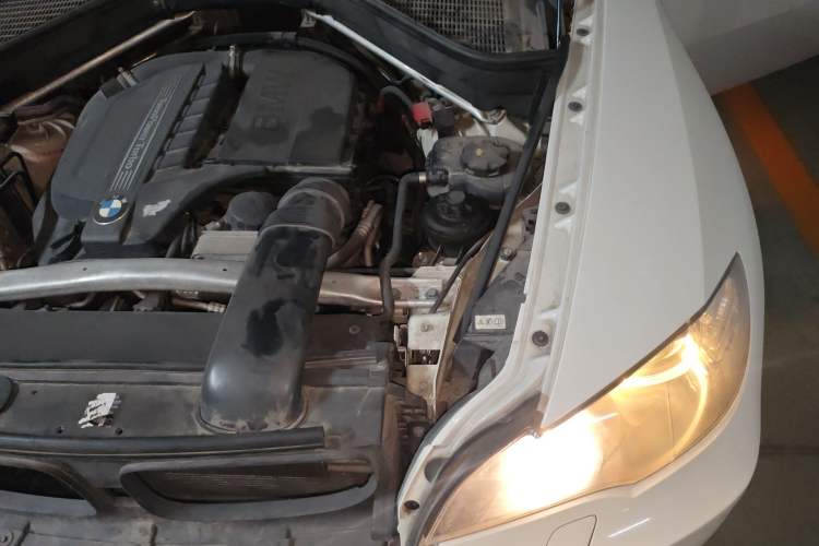 Used BMW X6 2013 xDrive35i Engine Bay Left