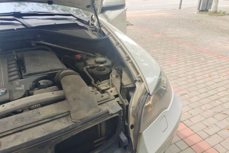Used BMW X6 2013 xDrive35i Engine Bay Left