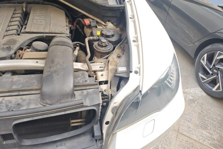 Used BMW X6 2013 xDrive35i Engine Bay Left