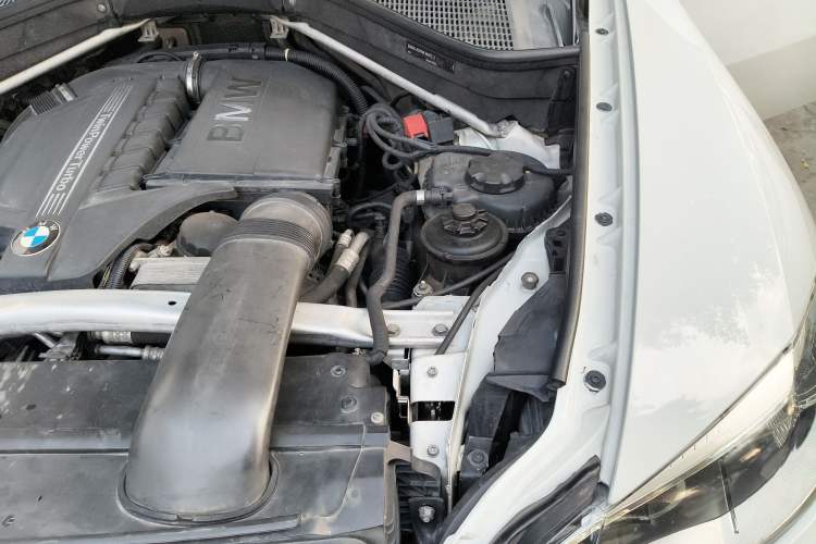 Used BMW X6 2013 xDrive35i Engine Bay Left