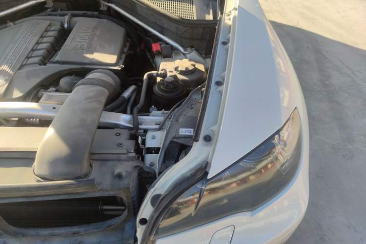 Used BMW X6 2013 xDrive35i Engine Bay Left